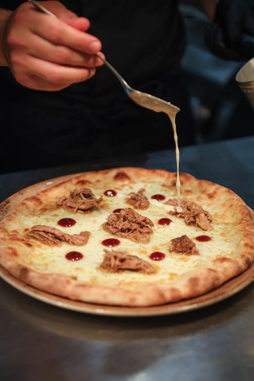 Ossobuco pizza with pulled horse meat